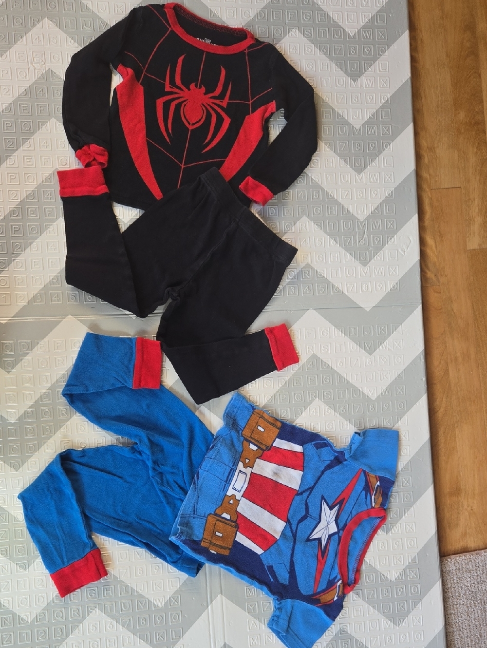 Boys Marvel Comfy Pjs Size 4T & 4